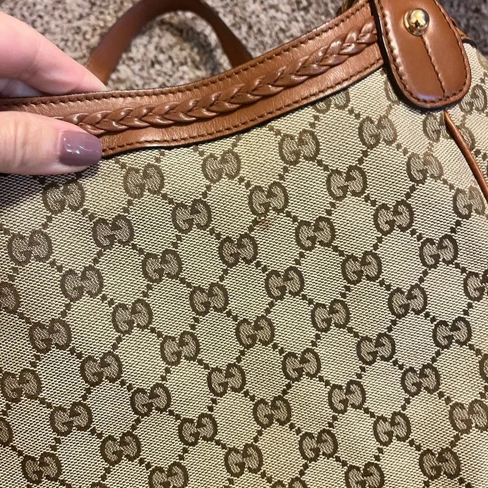 Gucci Beige and Brown Shoulder Bag - Picture 4 of 14